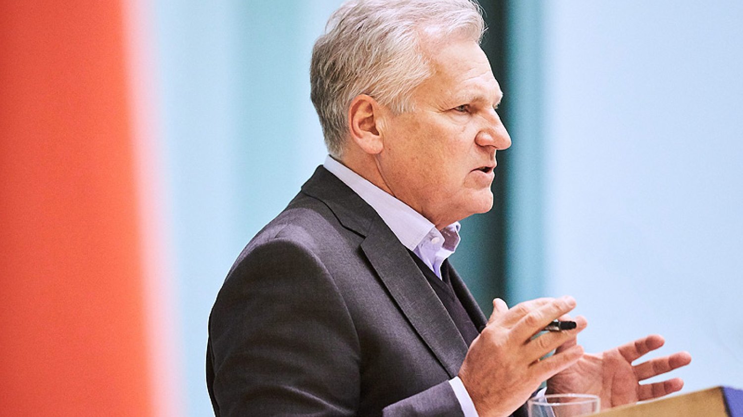 Były prezydent Aleksander Kwaśniewski ostrzega przed tym, jak skończą się konflikty z sąsiadami, które roznieca rząd PiS.