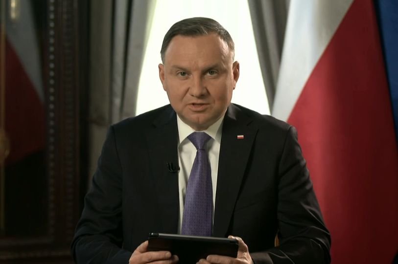 Andrzej Duda ocenił zamieszanie w radiowej Trójce. Zdaniem prezydenta, inni muzycy... zazdroszczą Kazikowi zarobków. Andrzej Duda skomentował w Q&A na Facebooku skandal wokół piosenki Kazika w Trójce.