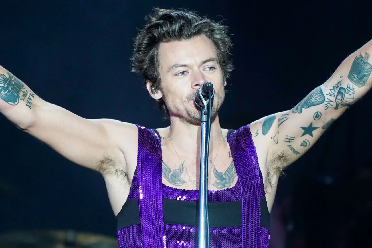 Sprzedaż biletów na koncert Harry'ego Stylesa w Warszawie zdenerwowała fanów. Sprzedaż biletów na koncert Harry'ego Stylesa w Warszawie zdenerwowała fanów.