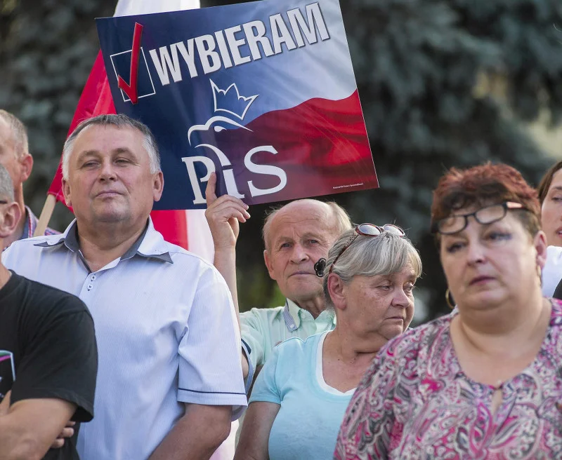 Realizacja obietnic PiS z kampanii wyborczej może zrujnować polski budżet.