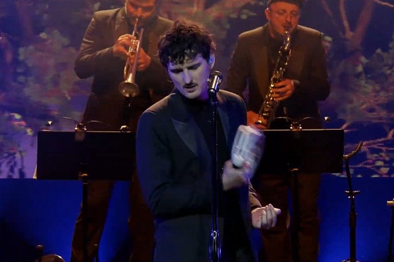 "Kinga, taki ładny apel miałaś. Taki ładny" - powiedział Dawid Podsiadło podczas piosenki "Trofea" na koncercie Męskie Granie 2020.