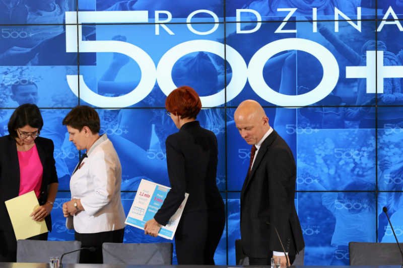 Rząd będzie musiał wydać na 500+ o kilkaset milionów więcej, niż zakładał.