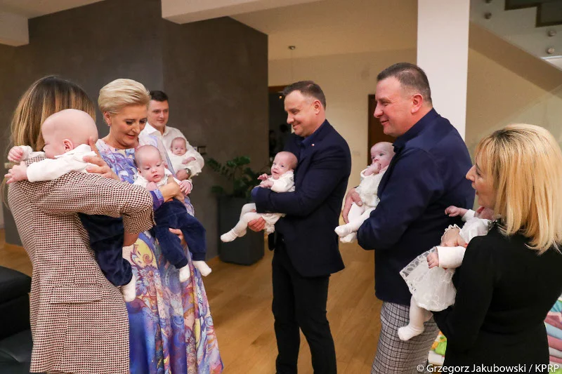 Para prezydencka odwiedziła rodzinę polskich sześcioraczków.