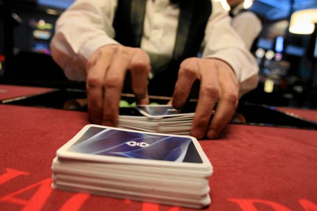 W związku z przetargiem, w którym Ministerstwo Finansów nadawało koncesję na prowadzenie kasyna w Poznaniu, sfałszowano dokument marszałka województwa wielkopolskiego?