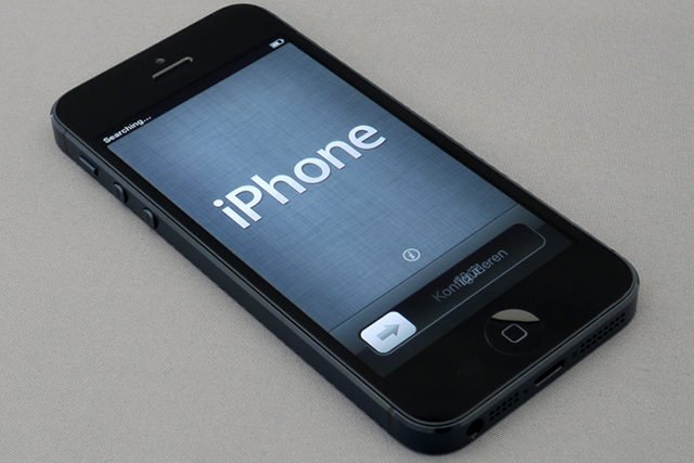 Centralny Ośrodek Informatyki chciał pozyskać 110 iPhone'ów 5. Przetarg unieważniono, ponieważ nikt nie zgłosił wystarczająco atrakcyjnej oferty