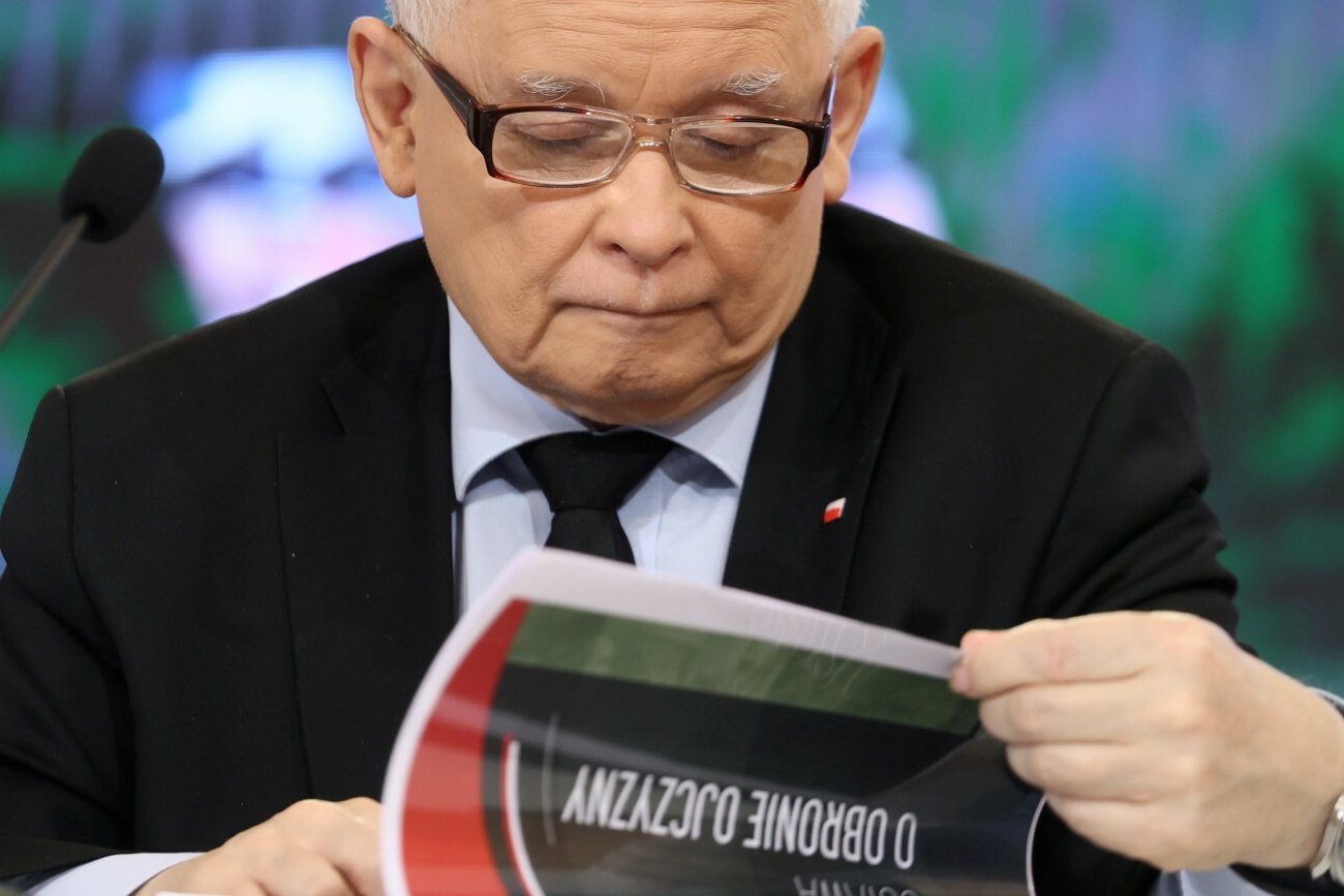 Ekspert ocenia plan Kaczynskiego co do liczebności armii jako nieralny