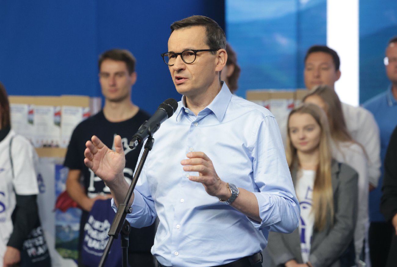 Trzaskowski zamiast Tuska? Morawiecki mówi o planach KO.