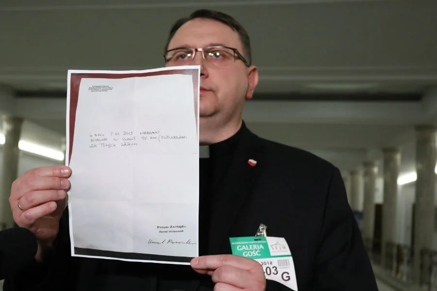 ABW miało wejść o 6 rano do 94-letniej babci księdza Jegierskiego - utrzymuje duchowny.