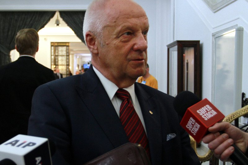 Stefan Niesiołowski: – Nastroje w PO są fatalne. Chcąc odsunąć PiS od władzy, musimy połączyć siły i wejść w sojusz z Petru – powiedział.