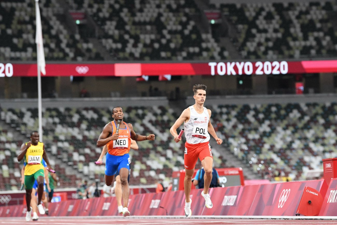 Polska sztafeta mieszana 4x400 m pobiła w piątek rekord Polski i Europy w wygranym biegu eliminacyjnym