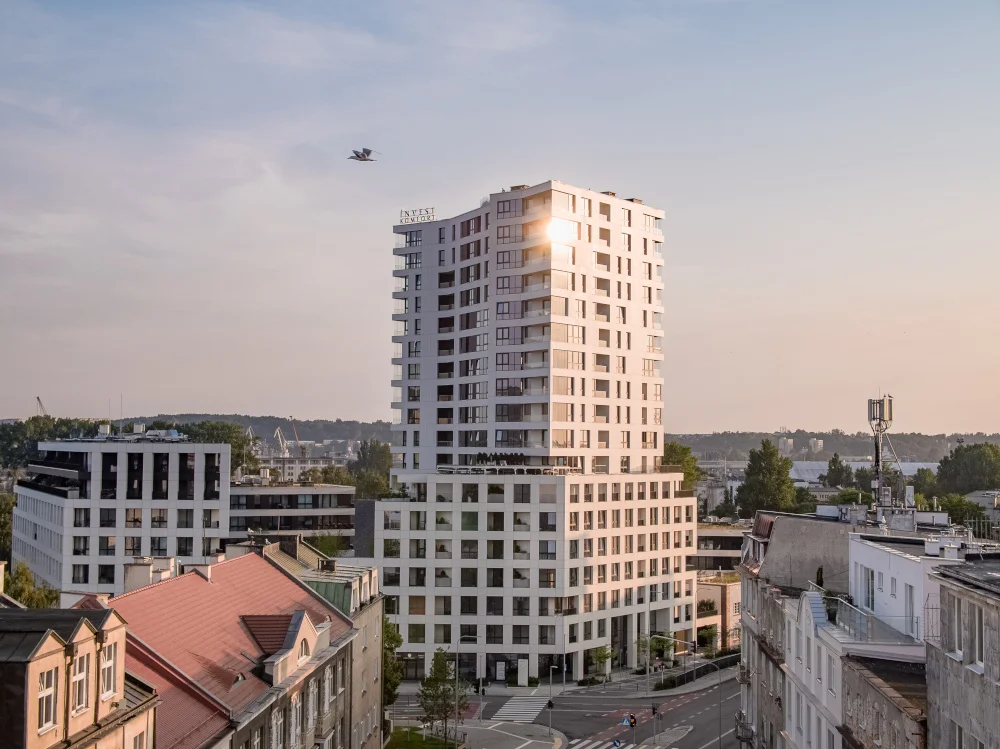 Mieszkańcy najwyższych kondygnacji mogą cieszyć się zjawiskowym widokiem na Zatokę Gdańską oraz panoramę miasta