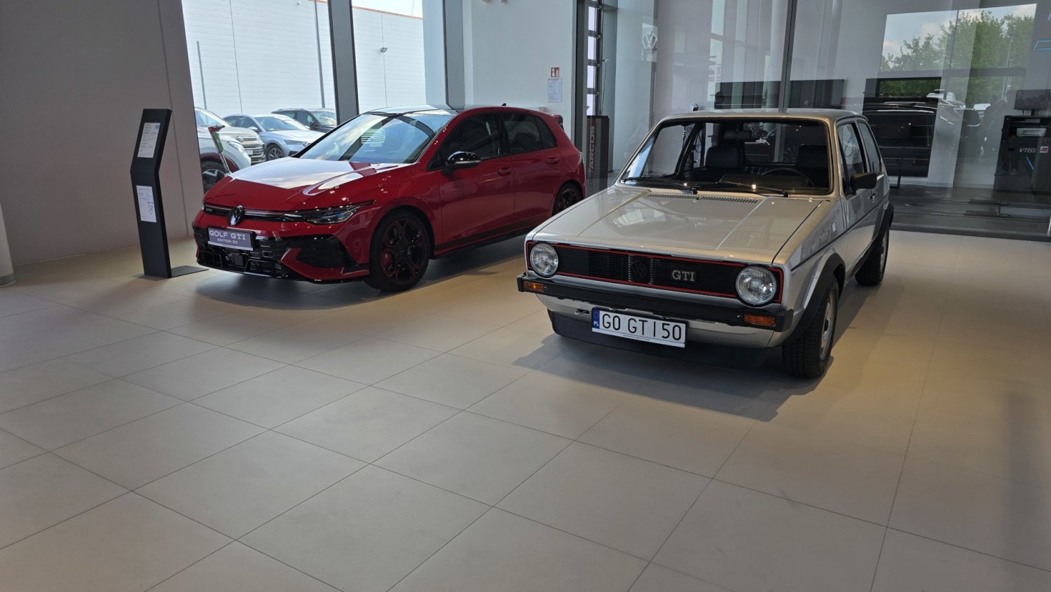 Zwiedziłem gigacentrum Grupy Krotoski w Warszawie. W środku... ikona Le Mans i rarytaski