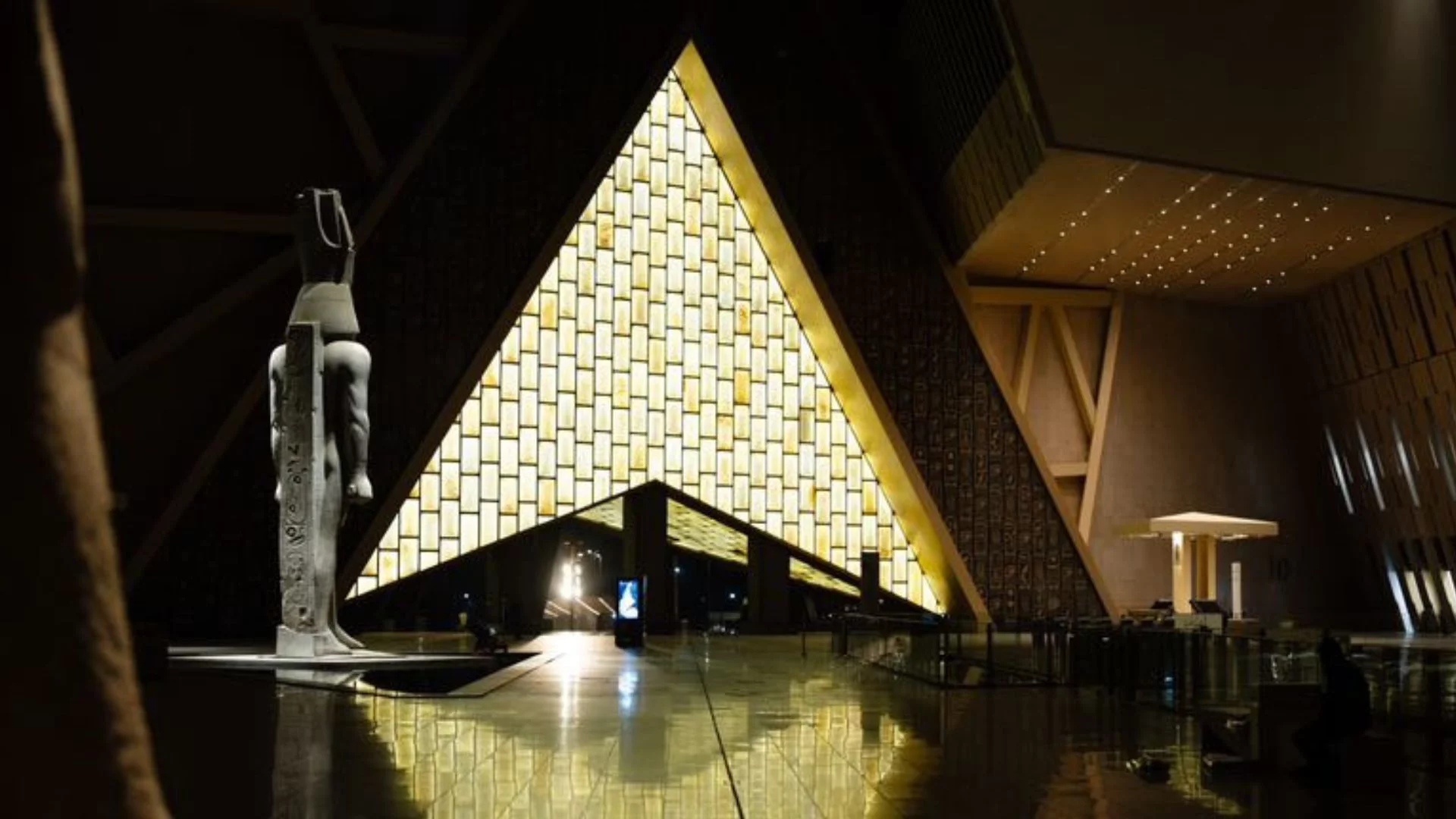 Egipt oficjalnie otworzył Wielkie Muzeum Egipskie Wielkie Muzeum Egipskie oficjalnie otwarte