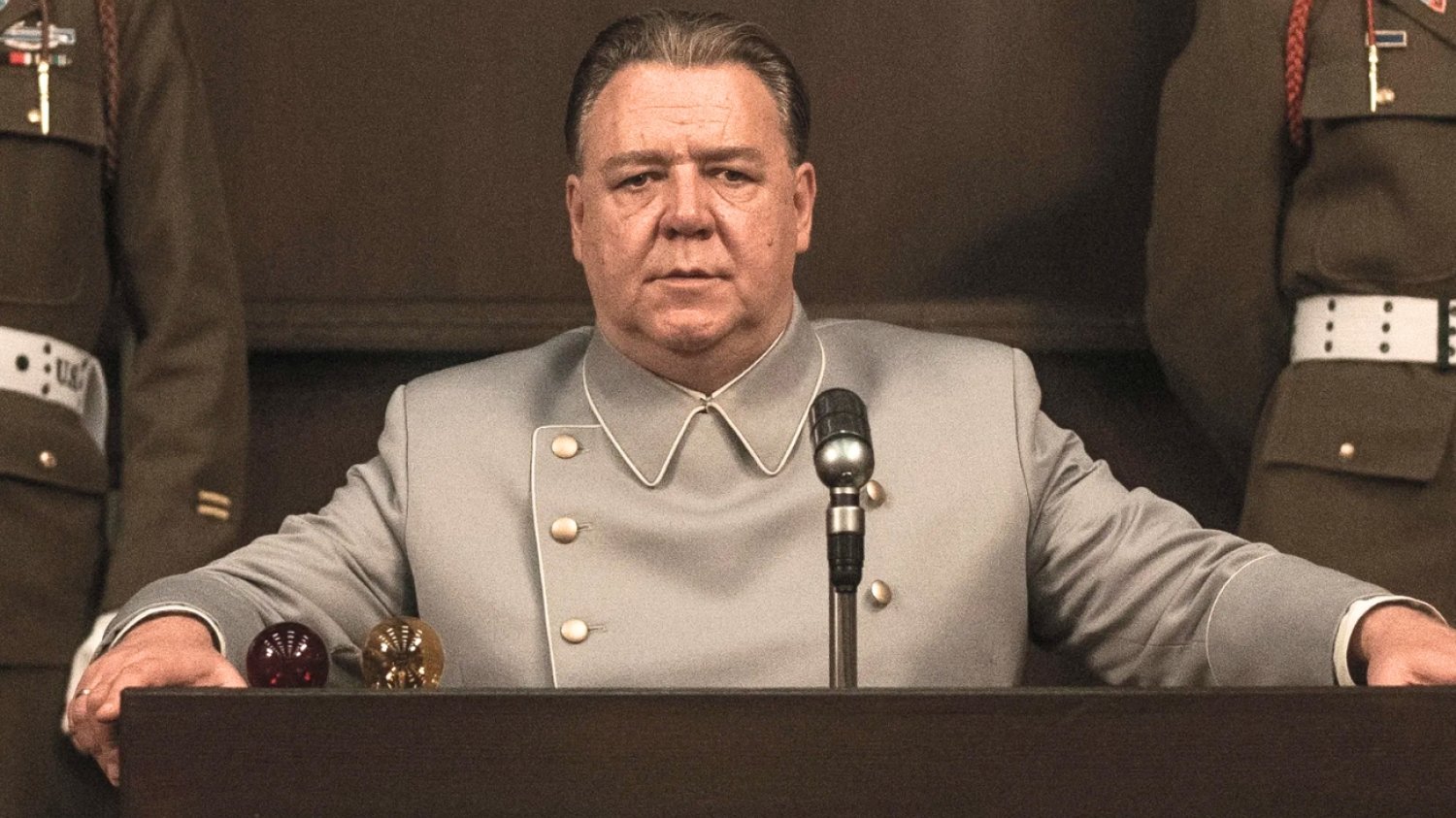 Ten film z Crowem ma być drugim "Oppenheimerem". Opowiada o słynnych procesach "Norymberga" z Russellem Crowem jak "Oppenheimer". Są pierwsze recenzje