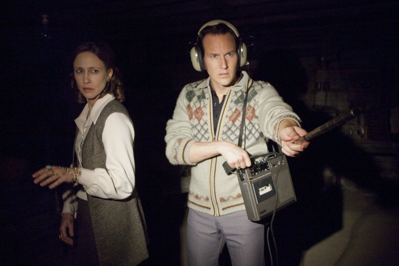 Vera Farmiga i Patrick Wilson zagrali Lorraine i Eda Warrenów, którzy poświęcili całe życie na badanie zjawisk paranormalnych. Ich dokonania stały się kanwą filmów z serii "Obecność".
