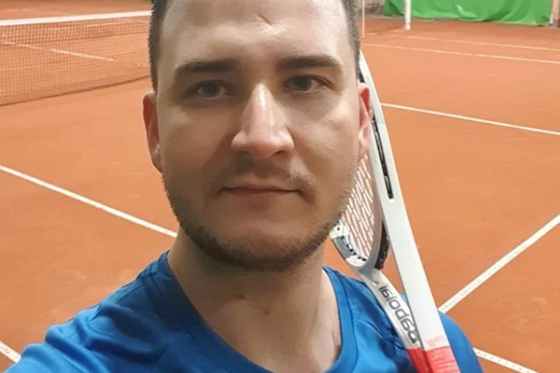 Bartłomiej Misiewicz zrzucił w areszcie 25 zbędnych kilogramów.