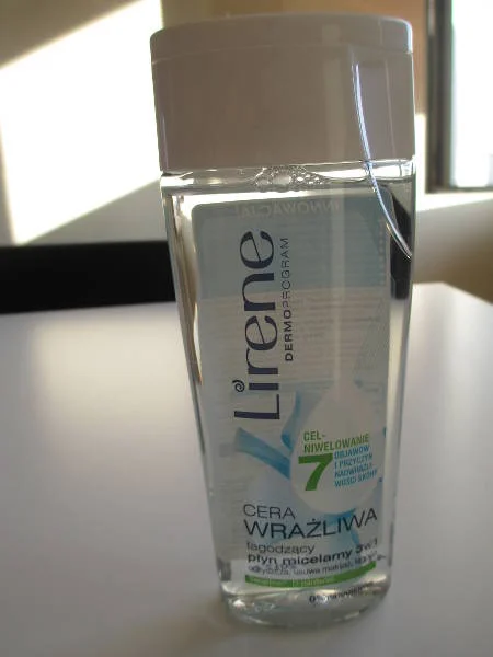 Cera Wrażliwa łagodzący płyn micelarny Lirene