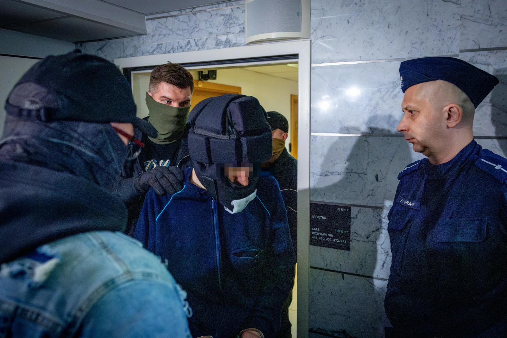 Mieszko R., morderca z kampusu Uniwersytetu Warszawskiego.doprowadzony przed sąd, Warszawa, Warszawa, 9 maja 2025 rok.