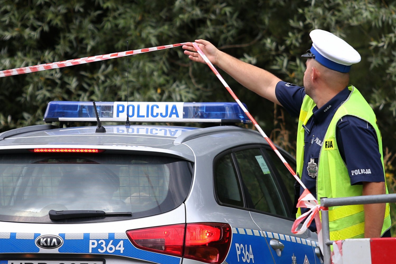 Przemysław Zachajka utratował topiącego się mężczyznę. Teraz ma kłopoty z policją.