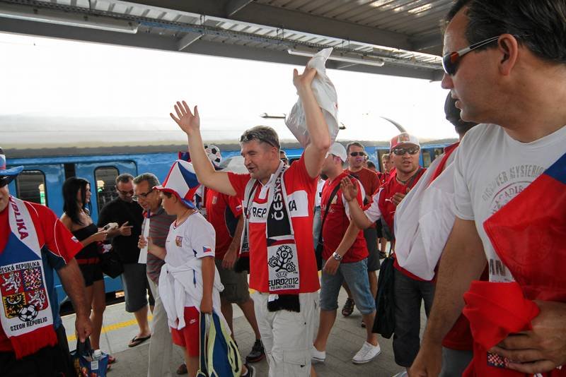 Czescy kibice są pełni optymizmu przed meczem z Portugalią. Gorzej z dziennikarzami.