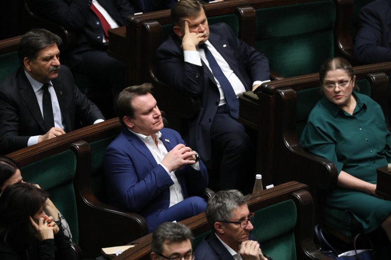Dominik Tarczyński to jeden z trzech ukaranych posłów.
