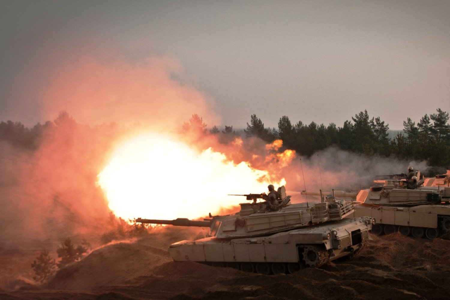 Rosja zaatakuje Ukrainę z Białorusi? ISW z nową analizą. Na zdjęciu: ćwiczenia czołgów Abrams