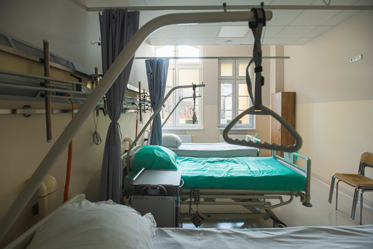 Coraz więcej zachorowań na "archaiczną" chorobę. Sanepid bije na alarm.