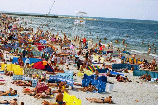 Łeba to nadmorski kurort, w którym - jak się okazuje - można kupić nawet piasek.