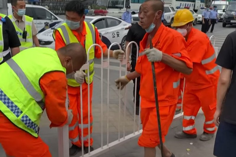 Druga fala koronawirusa w Chinach? W Pekinie przybywa zakażeń. Zamknięto targowisko Xinfadi, które mogło być źródłem zakażeń.