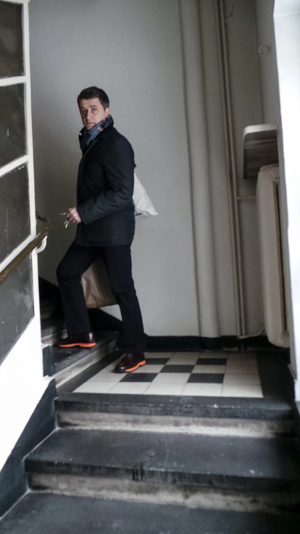Janusz Palikot w drodze do warszawskiego mieszkania