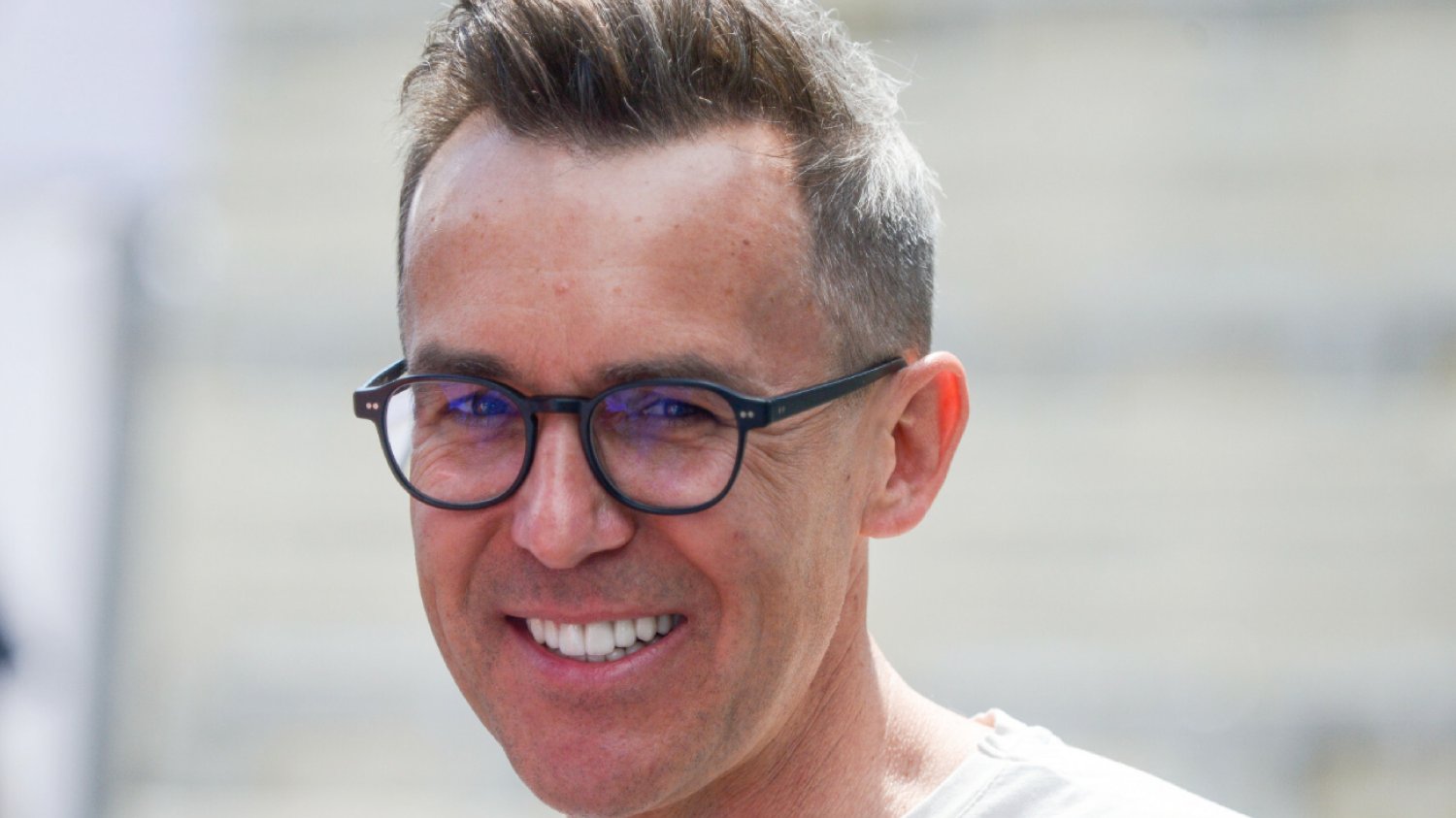 Maciej Kurzajewski usuwa tatuaż? Dodał zdjęcie ze studia i wymowny opis