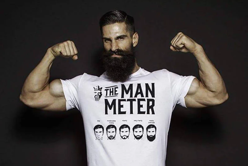 Męskość nie zawiera się w wyglądzie. Zresztą czy temu zadbanemu panu czegoś brak?