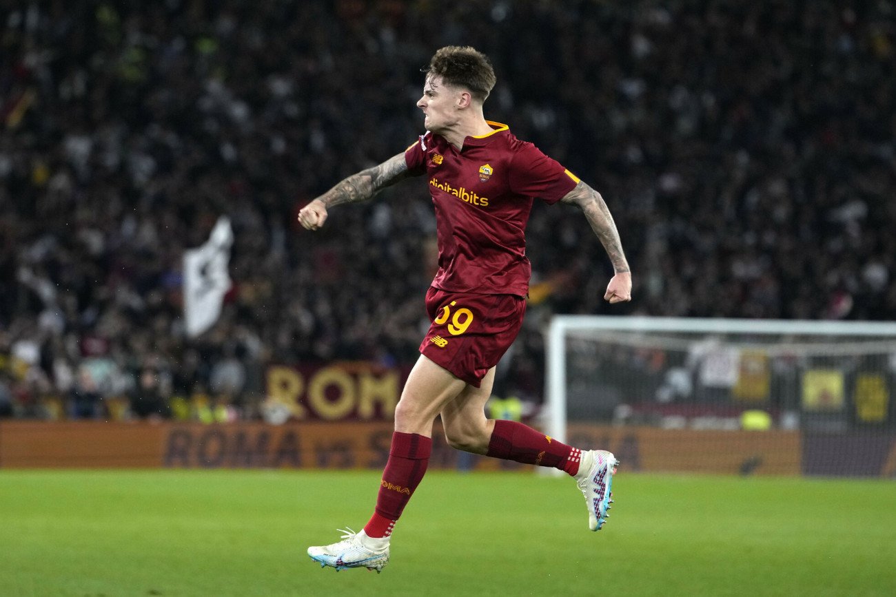 Nicola Zalewski zdobył swoją pierwszą bramkę w Serie A. Polak popisał się efektownym trafieniem na Stadio Olimpico.