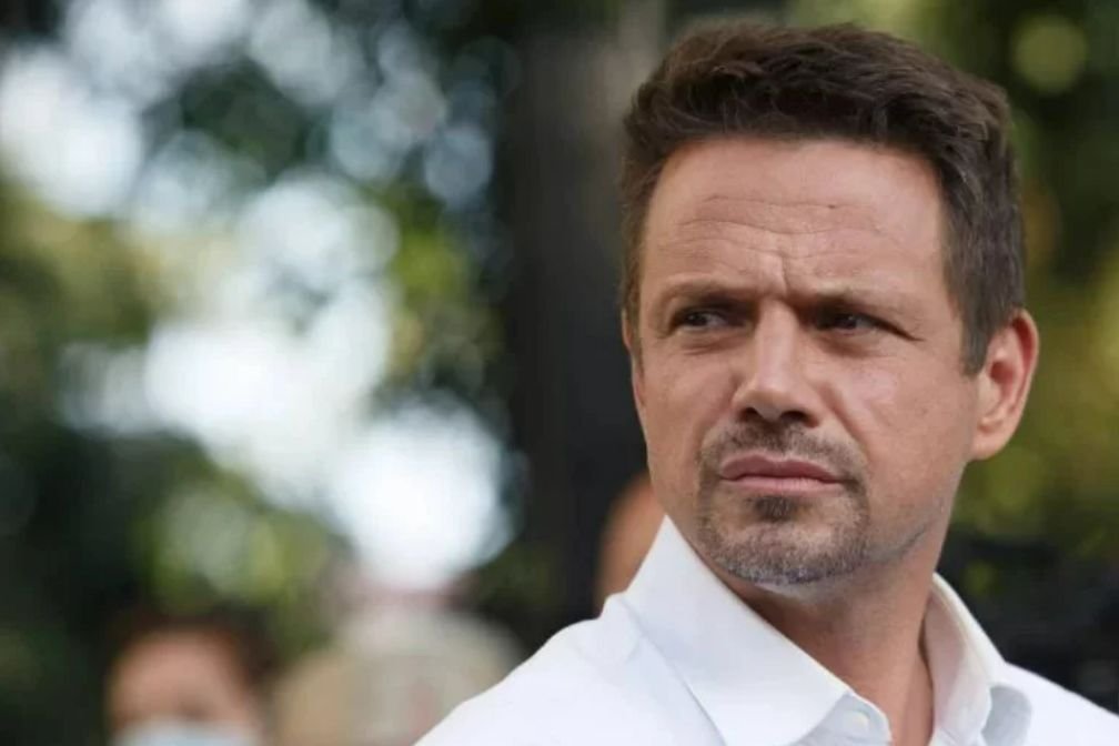 Rafał Trzaskowski podczas czwartkowej rozmowy z TVN24 przekazał, że cieszy się z powodu ewentualnego powrotu Donalda Tuska do polskiej polityki.