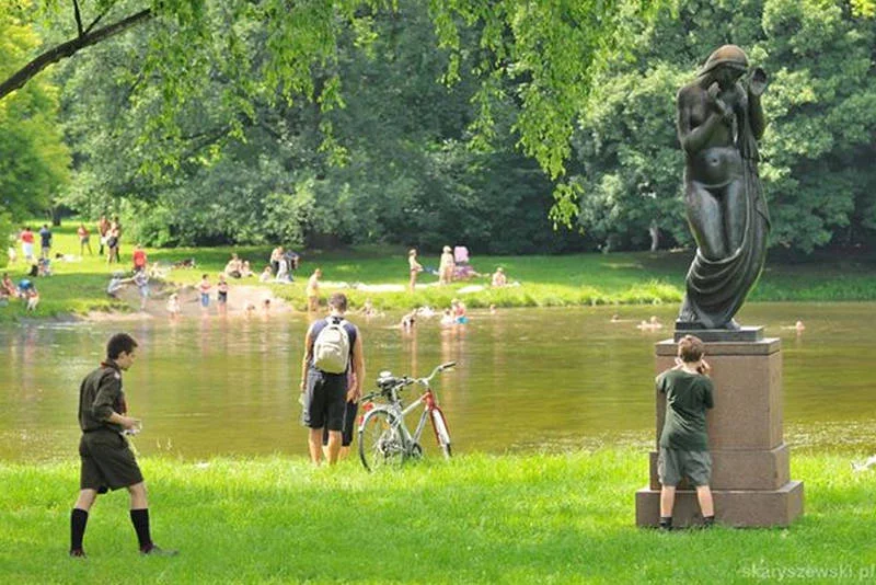 Niektórzy traktują miejskie stawy w parkach, jak jeziora