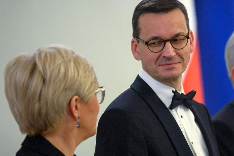 Słowa Mateusza Morawieckiego i Julii Przyłębskiej na temat protestów Polek są zaskakująco podobne.