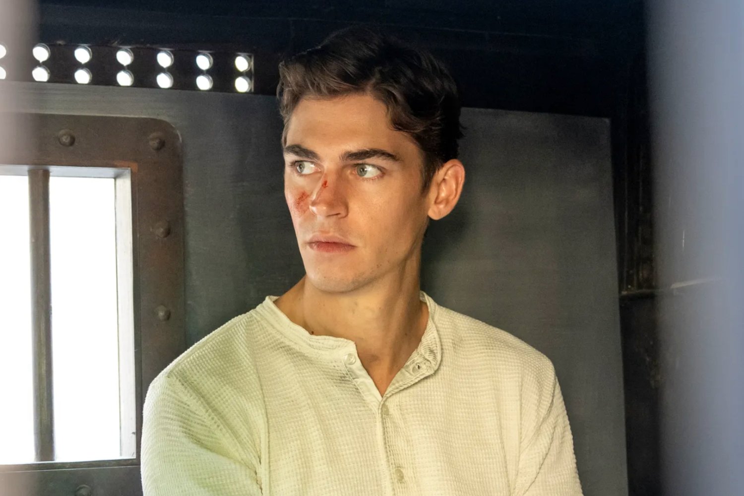 Hero Fiennes Tiffin w serialu "Młody Sherlock"