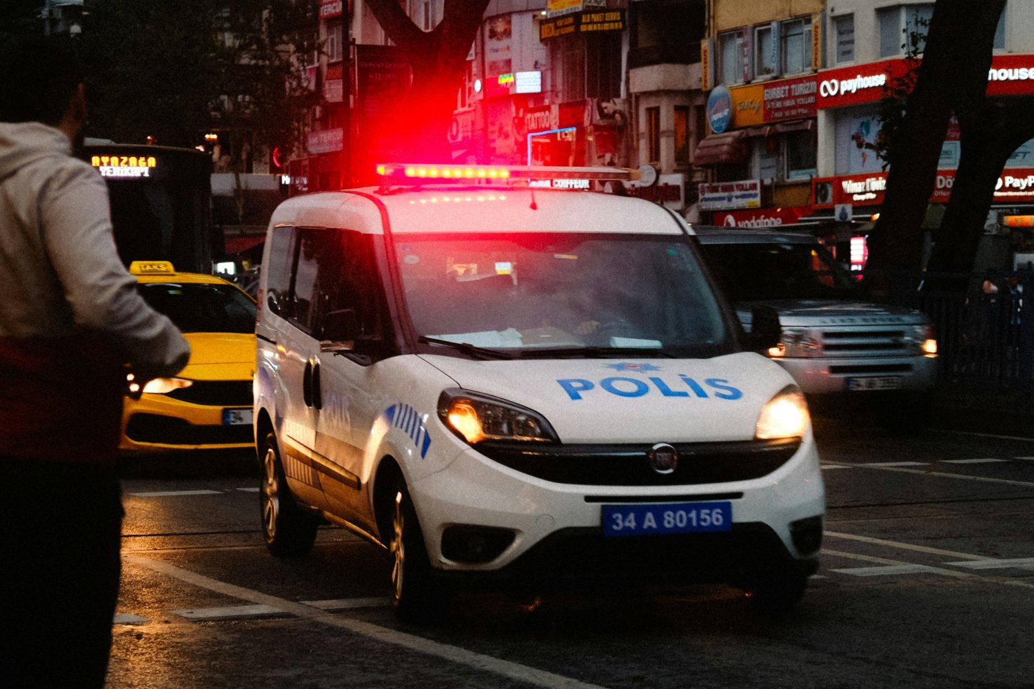 Niebezpieczna podróż na wymarzony urlop. Polscy turyści ewakuowani w Turcji