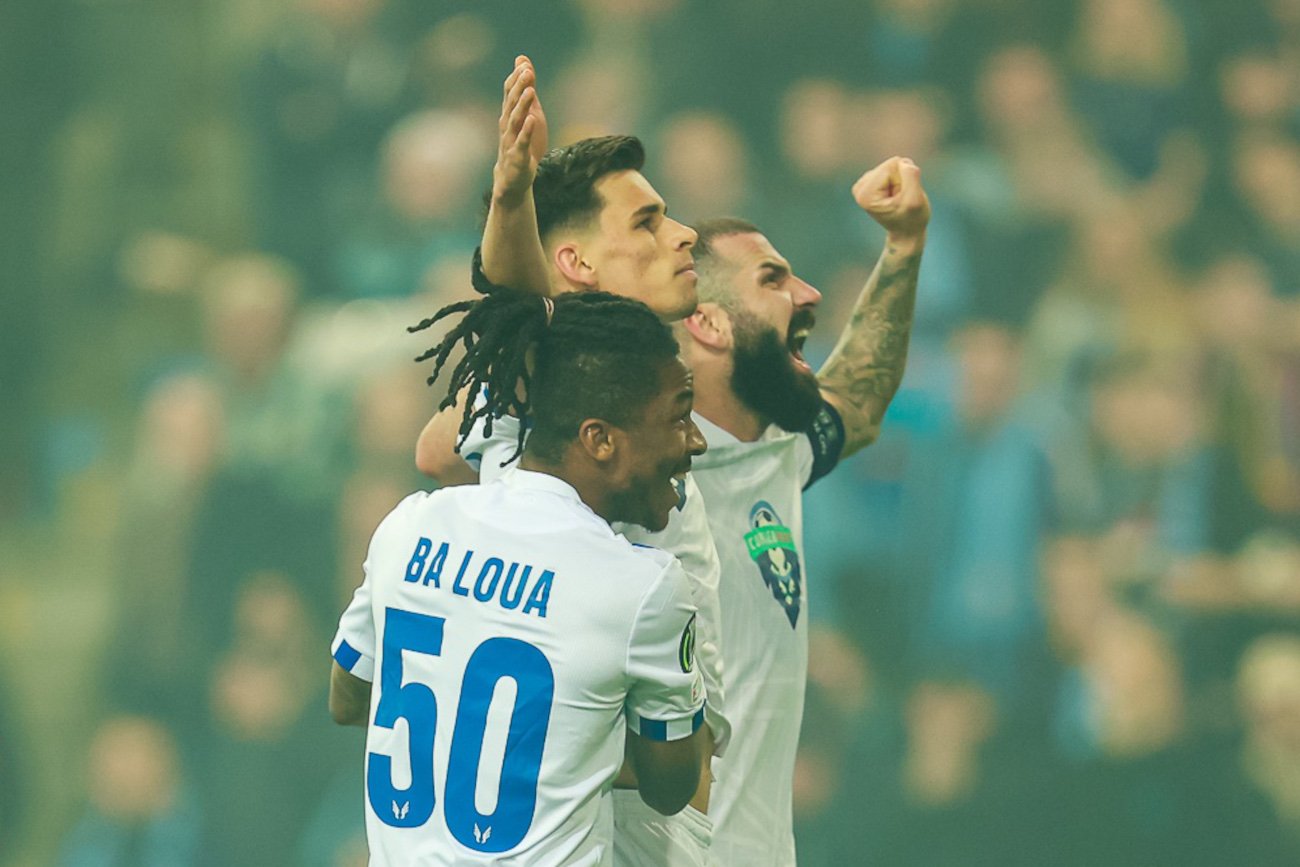 Tak Filip Marchwiński cieszył się po zdobyciu gola na 1:0 w Sztokholmie. To była przepiękna akcja Lecha Poznań.