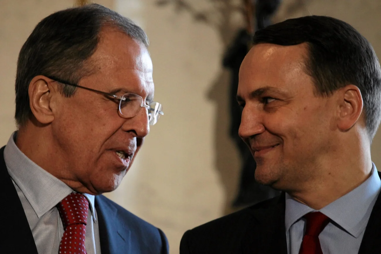 Ławrow odpowiada Sikorskiemu ws. zbrojenia NATO. Nazwał go wróżbitą