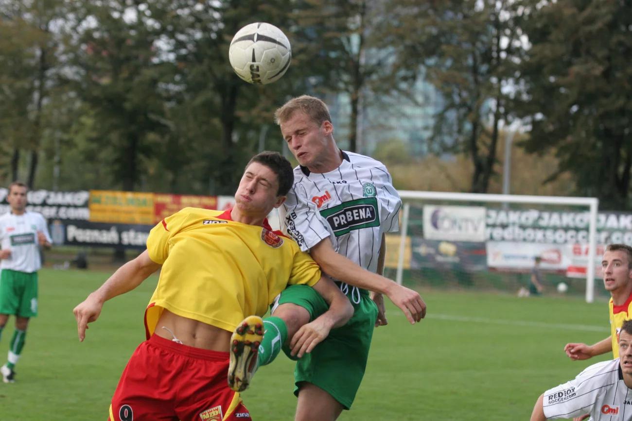 Rok 2007. Robert Lewandowski w barwach Znicza Pruszków.