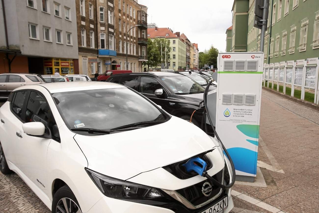 "Sama nie dokona transformacji". Niemiecka prasa jednoznacznie o branży motoryzacyjnej