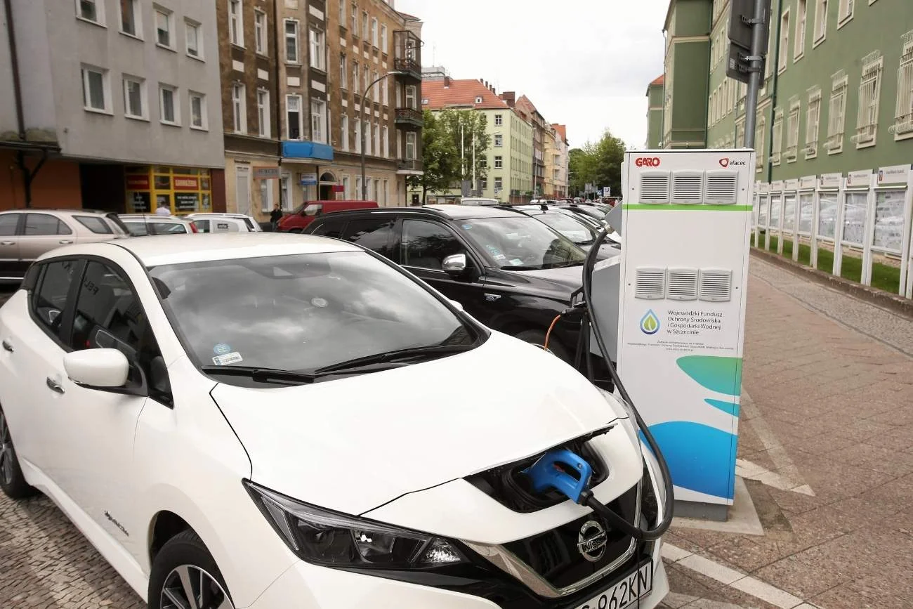 Niemiecka prasa o branży samochodowej. Elektromobilność nieunikniona.