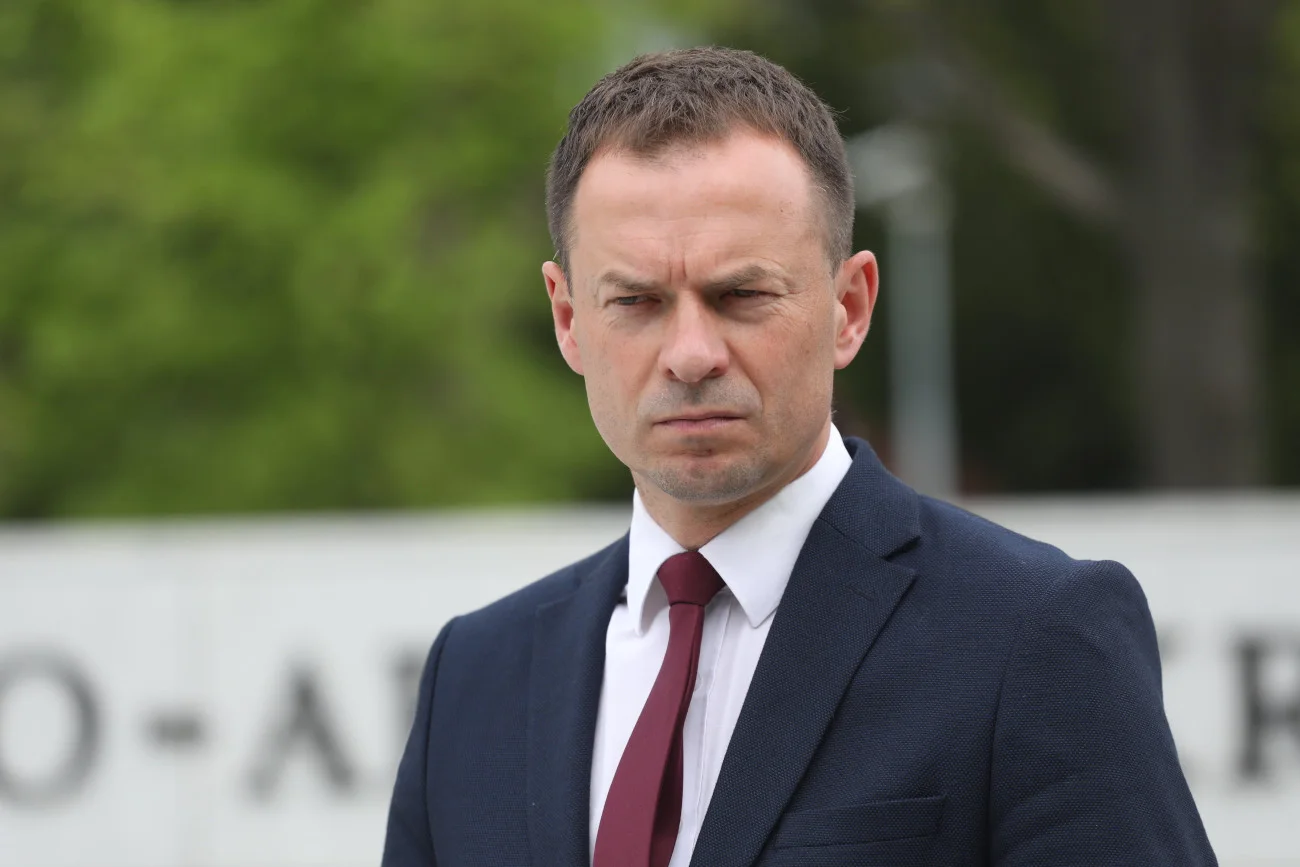 Poseł Piotr Borys zapowiedział, że sprawdzi wszystkie okoliczności śmierci mężczyzny po interwencji lubińskich funkcjonariuszy policji. Poseł Piotr Borys zapowiedział, że sprawdzi wszystkie okoliczności śmierci mężczyzny po interwencji lubińskich funkcjonariuszy policji.
