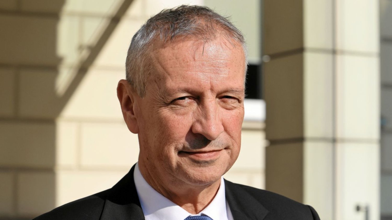 Jacek Dobrzyński mówi, że sprawą pożaru w Ząbkach zajmują się odpowiednie służby Jacek Dobrzyński mówi, że sprawą pożaru w Ząbkach zajmują się odpowiednie służby