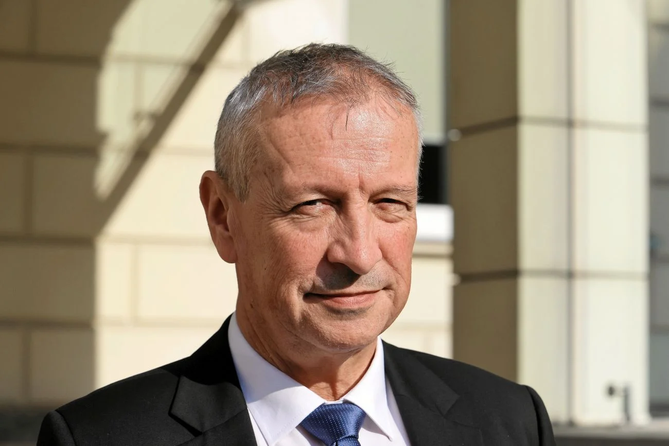 Jacek Dobrzyński mówi, że sprawą pożaru w Ząbkach zajmują się odpowiednie służby