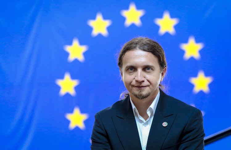 Łukasz Kohut nie pozostawia na Twitterze wątpliwości co do tego, kto dziś dzierży w Polsce pełnię władzy.