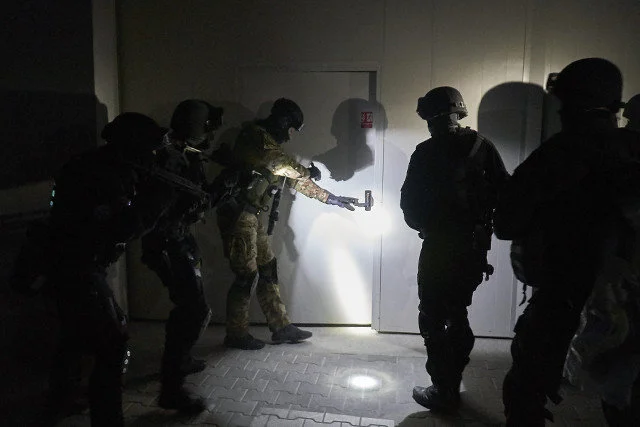 Belgowie zatrzymali osoby podejrzewane o planowanie zamachów terrorystycznych w Brukseli.