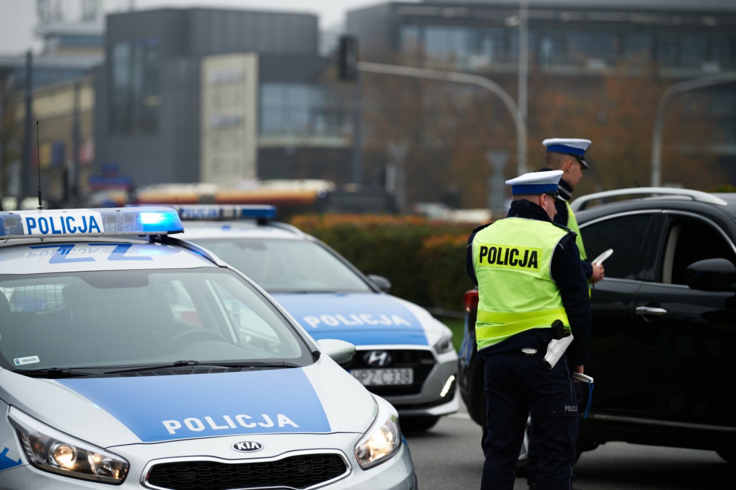Policja postawiła zarzuty parze, która nagrywała się w obecności 2-latka.