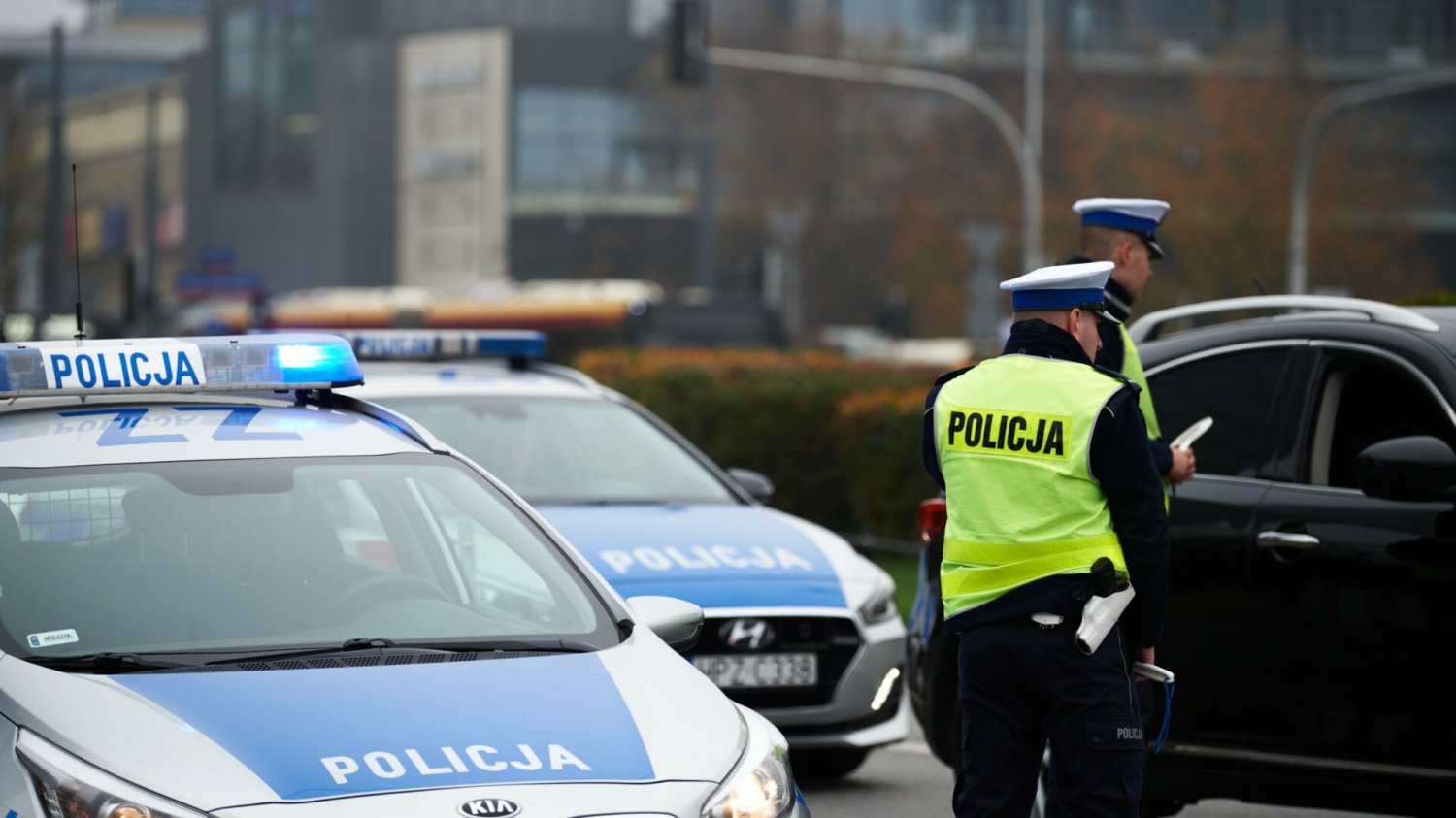 Policja postawiła zarzuty parze, która nagrywała się w obecności 2-latka.